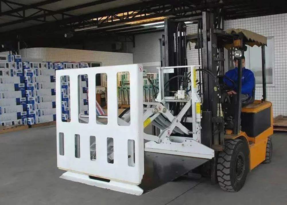 推拉器_带推拉器的叉车