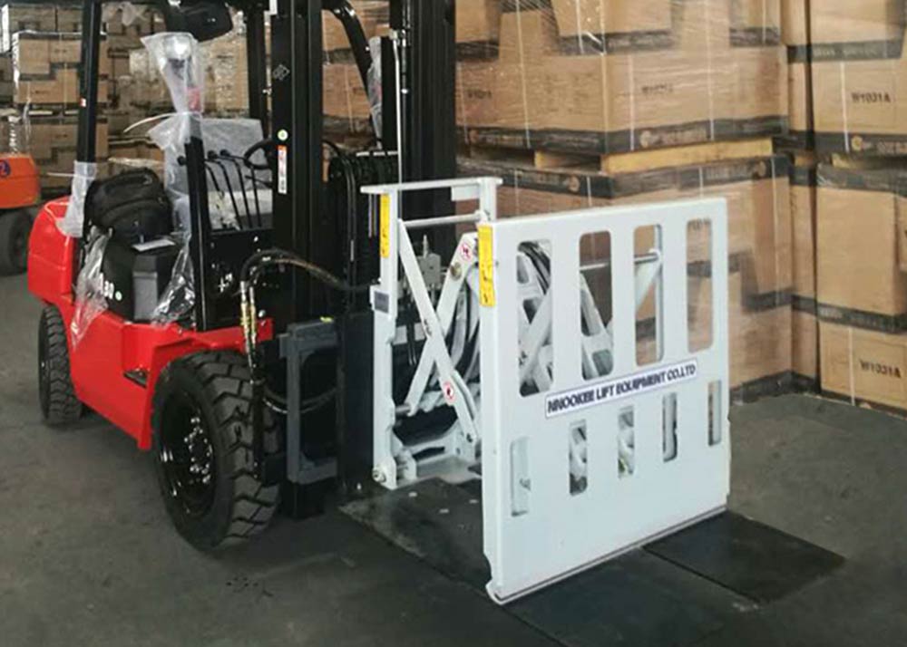 推拉器_带推拉器的叉车