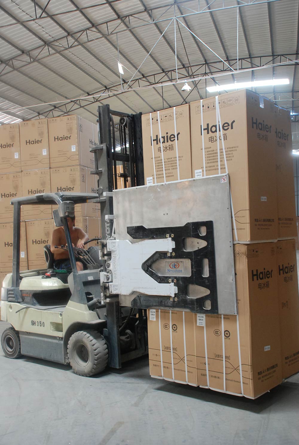 夹抱机_包装夹抱机