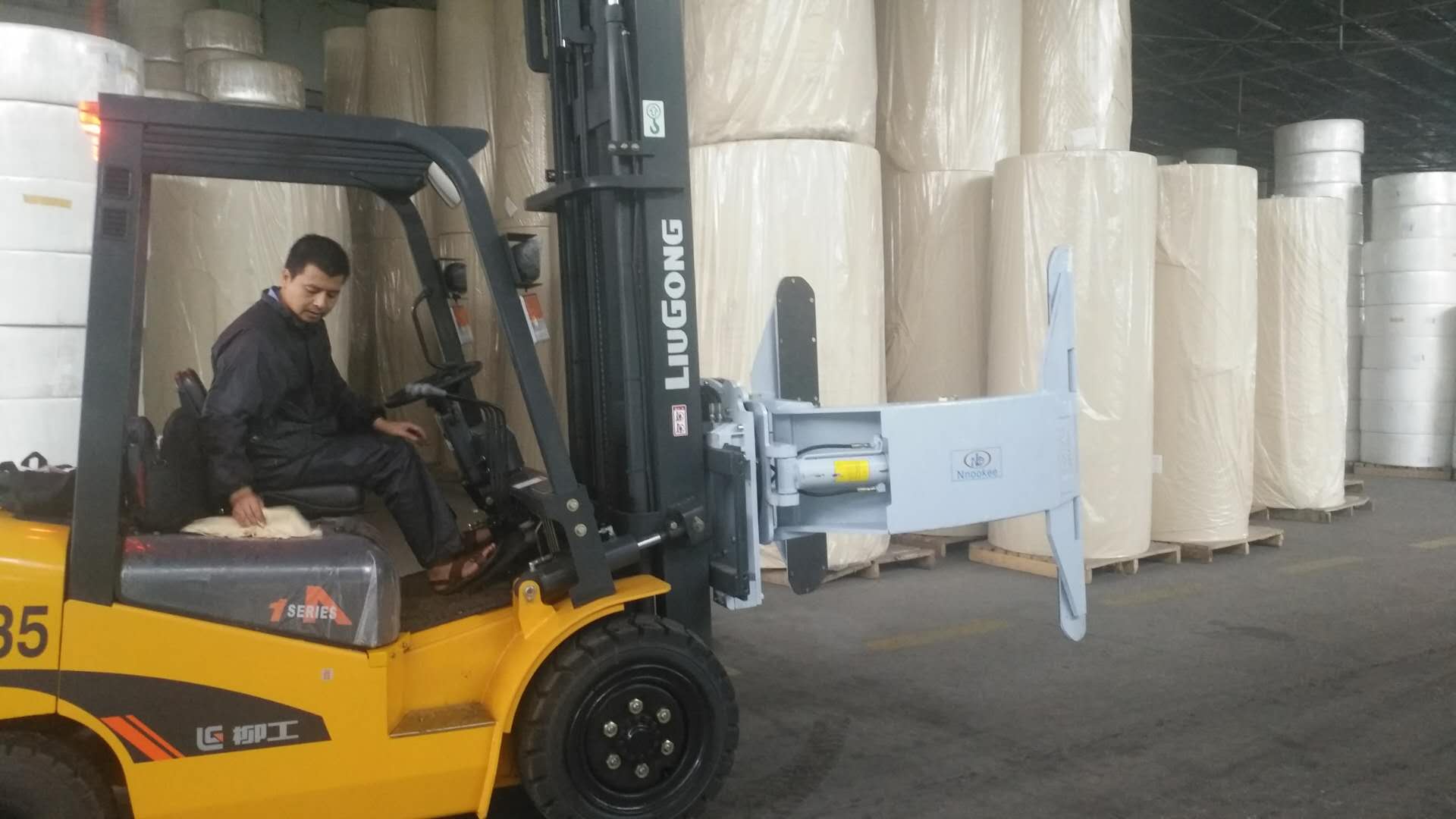 纸卷夹_纸卷夹机